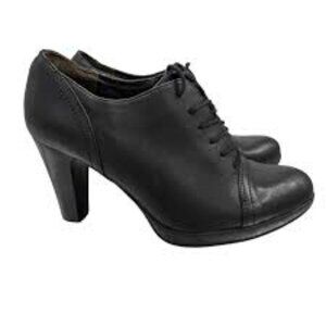 Rialto Black Bootie Shoe Laced Boot Faux leather womens size 7.5 M